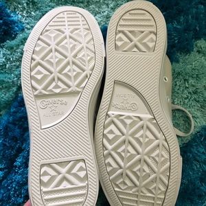 Converse Shoes - Size 8 Converse All Stars Converse Shoes - Size 8 Converse All Stars